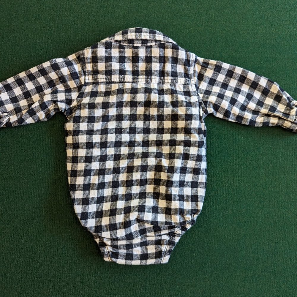 Carter's Boy's Flannel Black and White Plaid Onesie/Bodysuit 12 Months 💙 - Picture 2 of 3